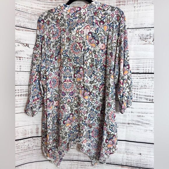 Grand and Greene Top womens Sz XL Blouse button up floral asymmetrical Boho New - Picture 4 of 13
